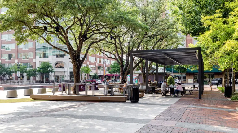 Outdoor Area Office Leasing Sugar Land